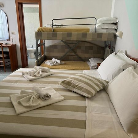 Hotel Villa Caterina Rimini Exteriör bild