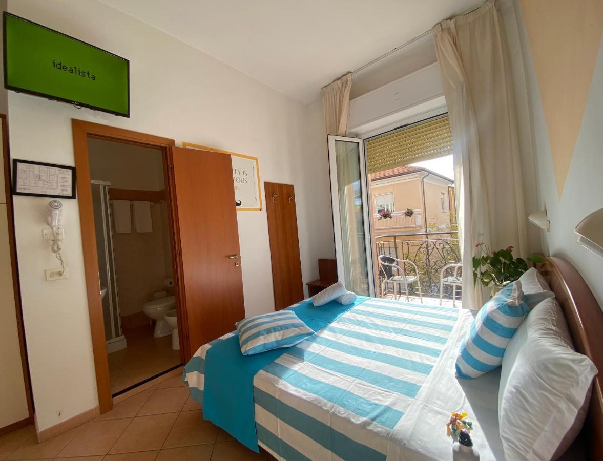 Hotel Villa Caterina Rimini Exteriör bild