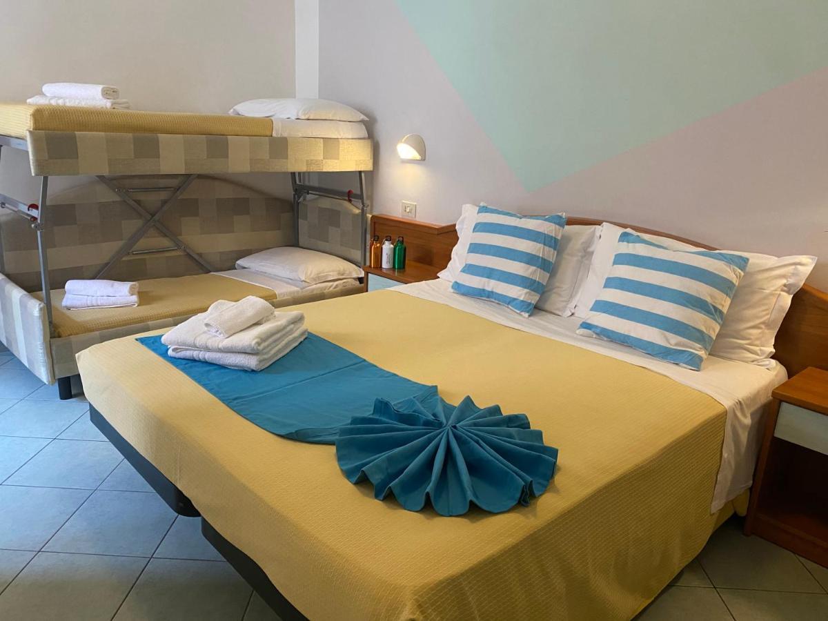 Hotel Villa Caterina Rimini Exteriör bild