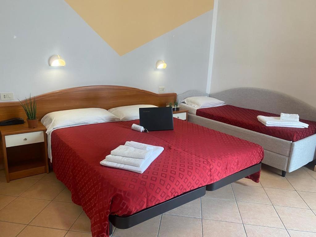 Hotel Villa Caterina Rimini Exteriör bild