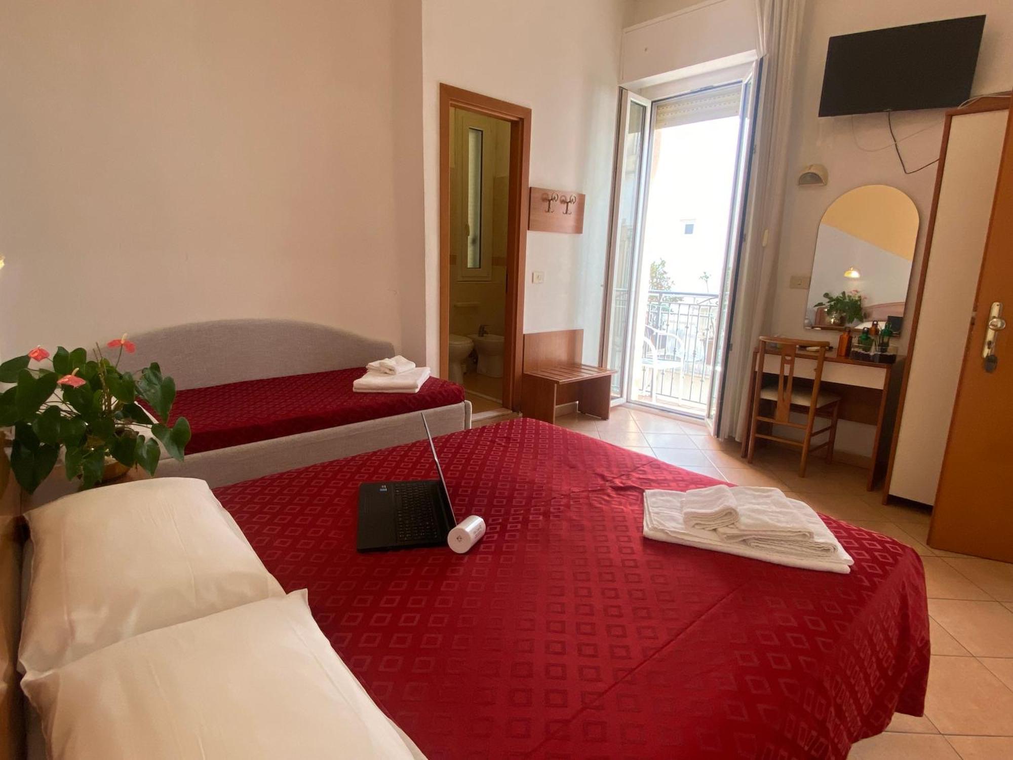 Hotel Villa Caterina Rimini Exteriör bild