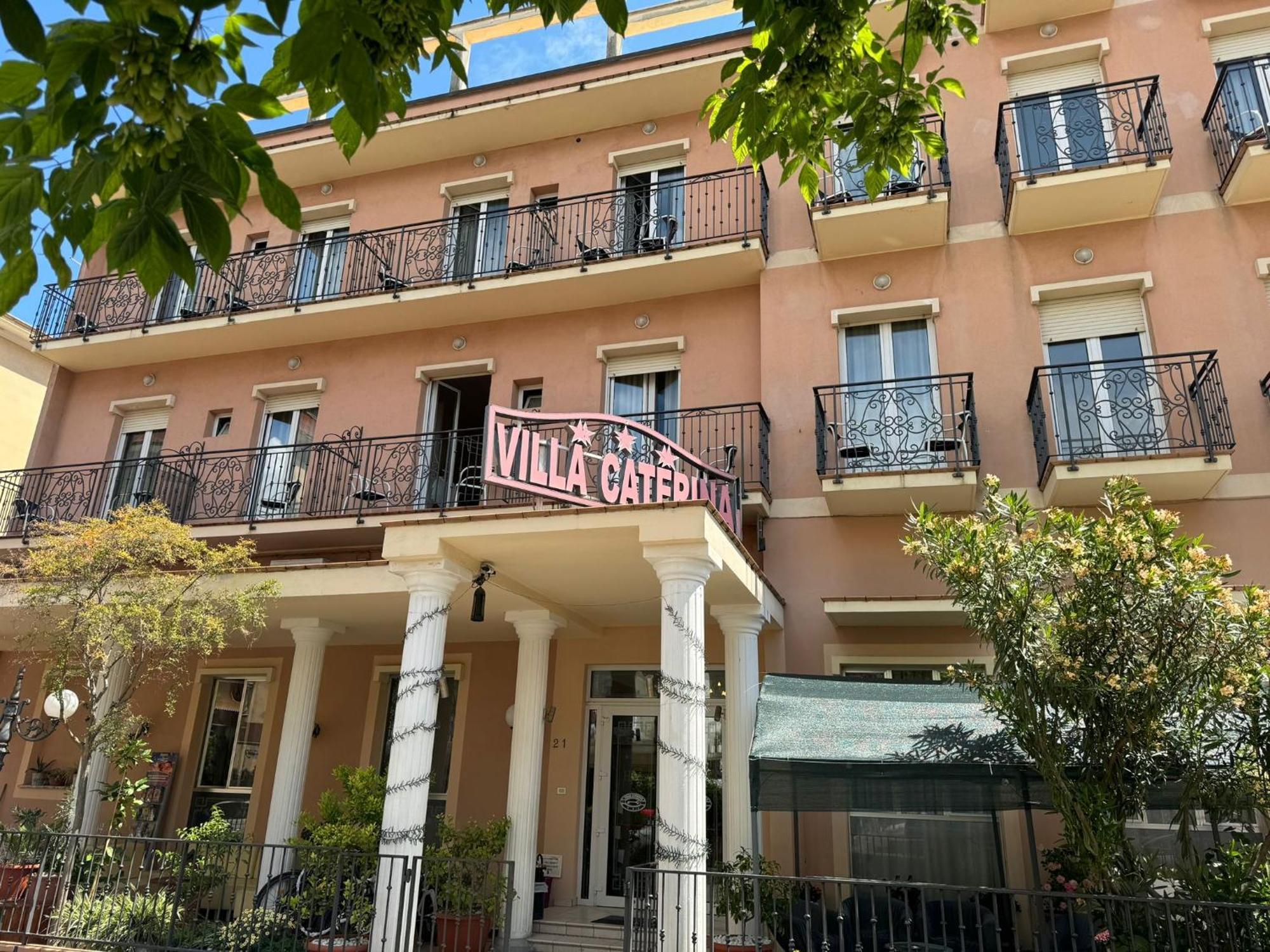 Hotel Villa Caterina Rimini Exteriör bild