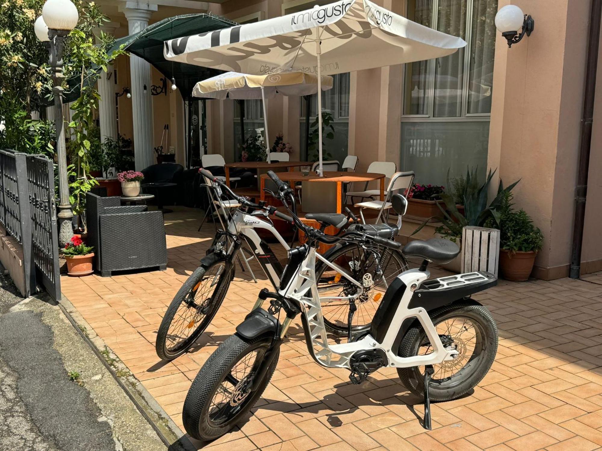 Hotel Villa Caterina Rimini Exteriör bild