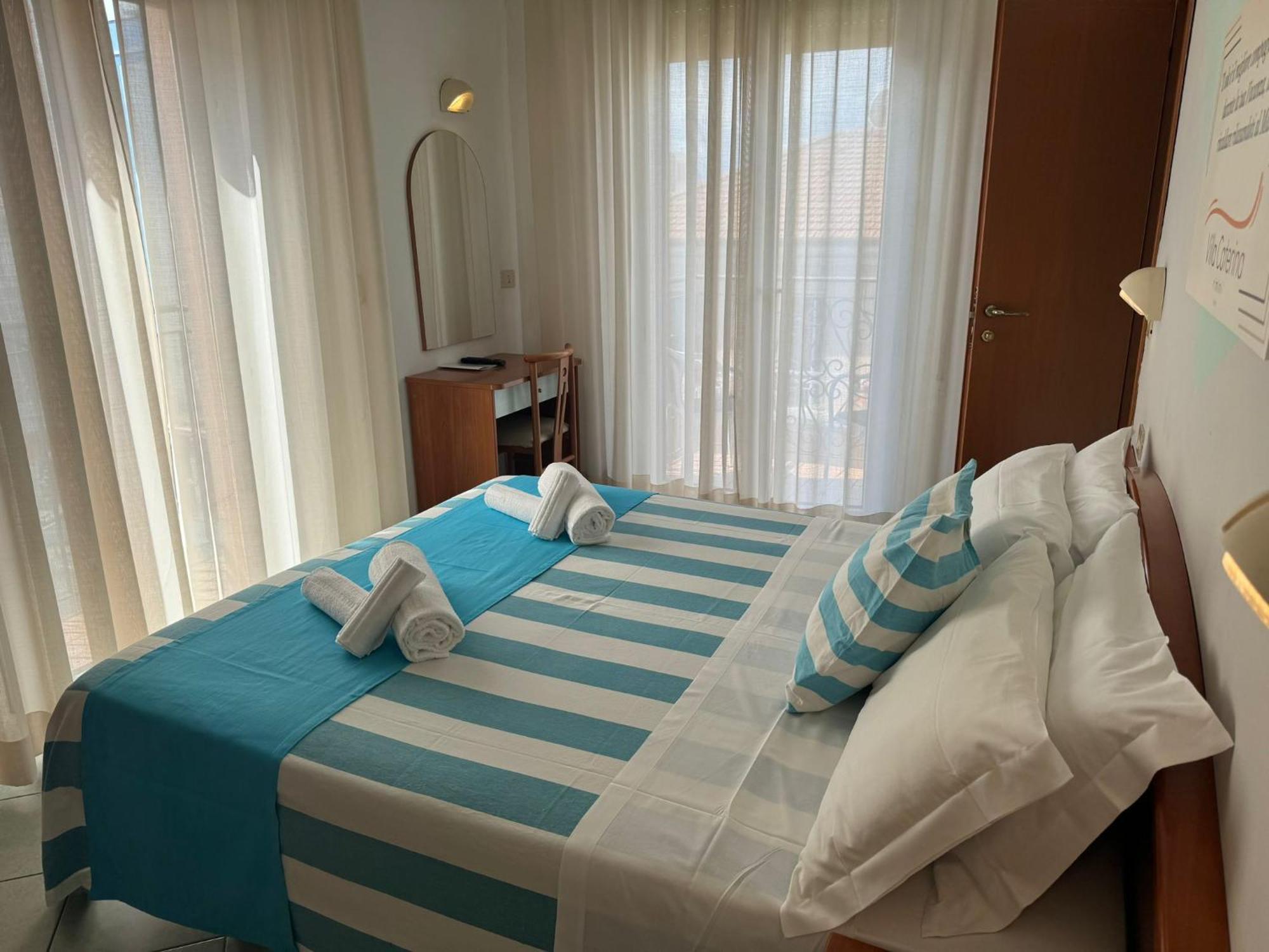 Hotel Villa Caterina Rimini Exteriör bild