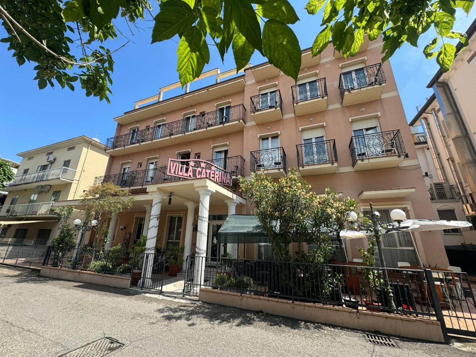 Hotel Villa Caterina Rimini Exteriör bild