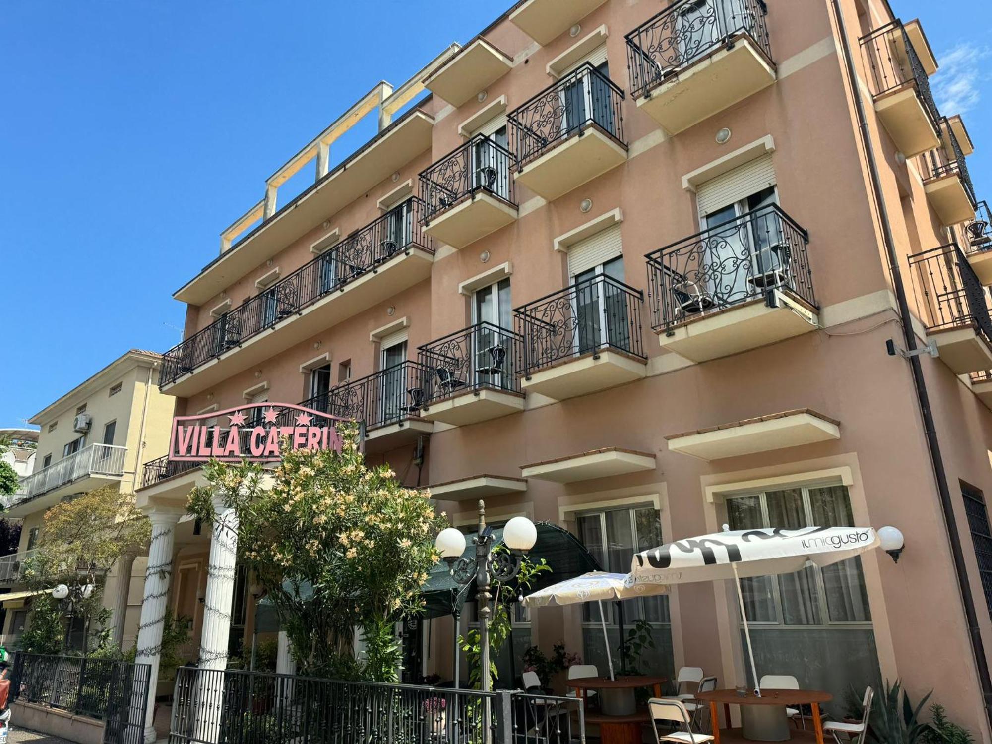 Hotel Villa Caterina Rimini Exteriör bild
