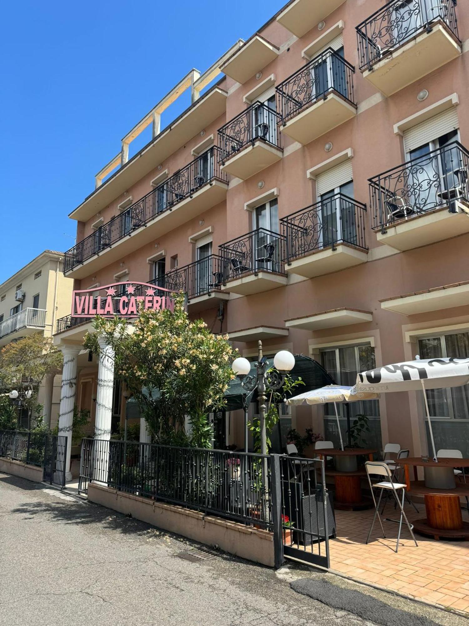 Hotel Villa Caterina Rimini Exteriör bild